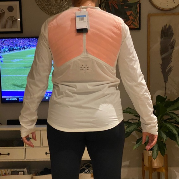 NWT. Nike Storm-FIT ADV Run Division. Women's Running Jacket size M - Picture 10 of 11